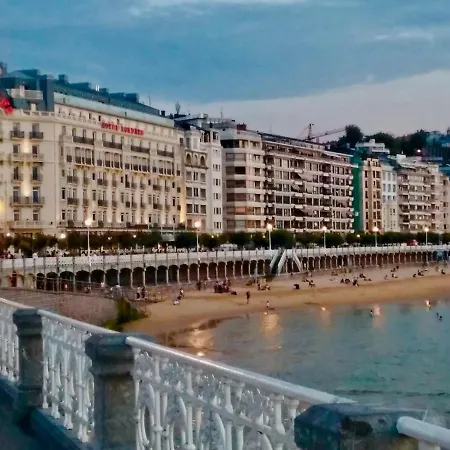 Apartment Berabera,parking Free,2wc,terraza,aire Acond,auto Checkin San Sebastian