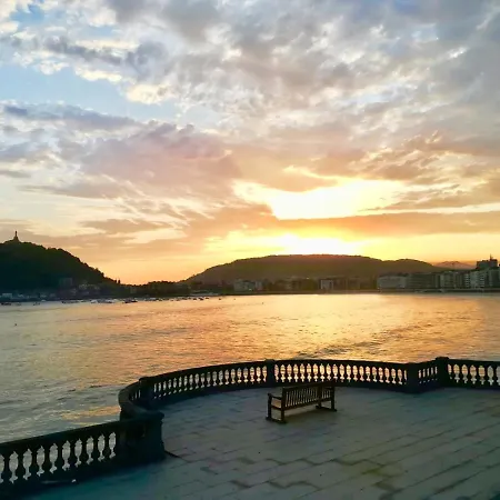 Berabera,parking Free,2wc,terraza,aire Acond,auto Checkin * 圣塞瓦斯蒂安